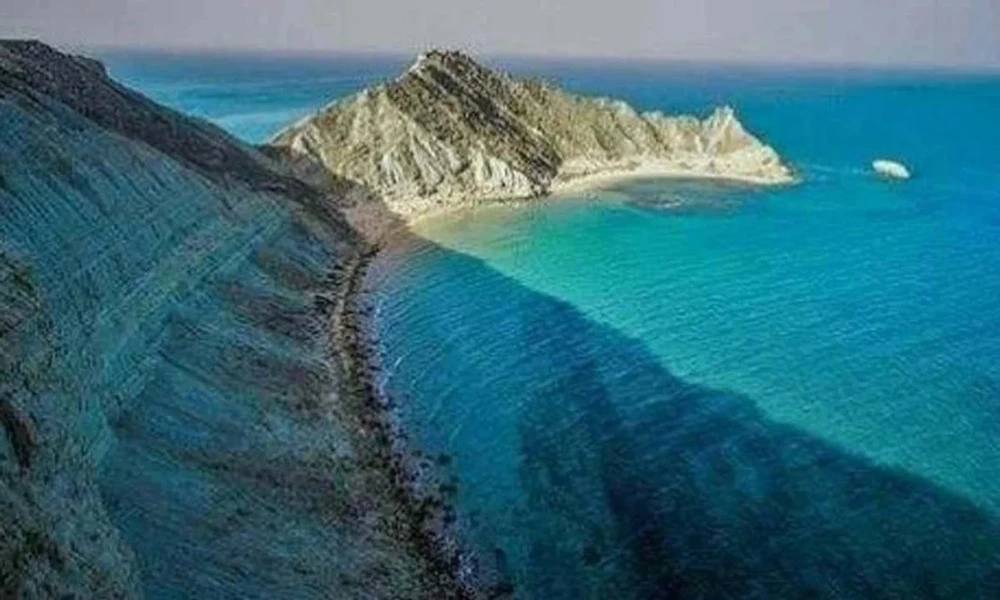 Exploring Pakistan's Coastal Treasures The Rise of Southern and Coastal Tourism